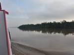 Paisagem de muita mata, água e ilhas no ferry entre Belém e Marajó - PA